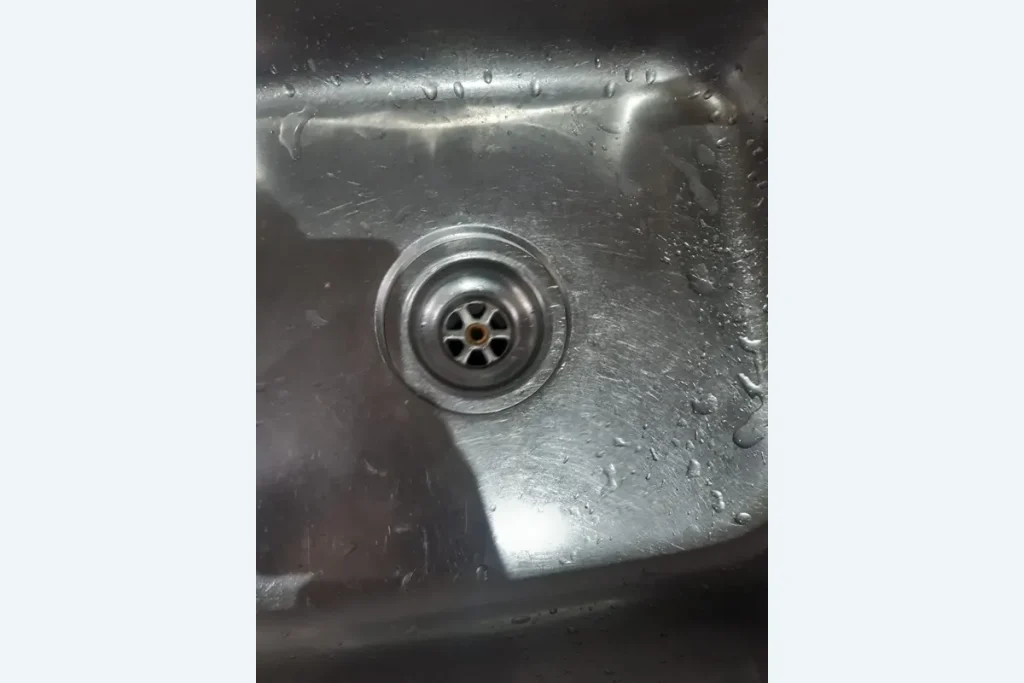 Sink mixer tap for kitchen plumbing replacement and installation